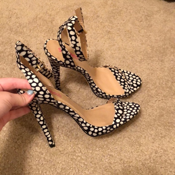 Polkadot Heels - Picture 3 of 3